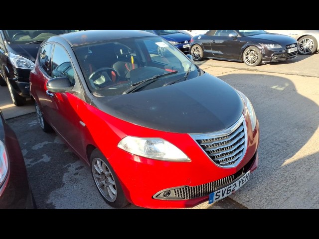 BUY CHRYSLER YPSILON BLACK AND RED 2012 BLACK AND RED, Newark Motor Auctions